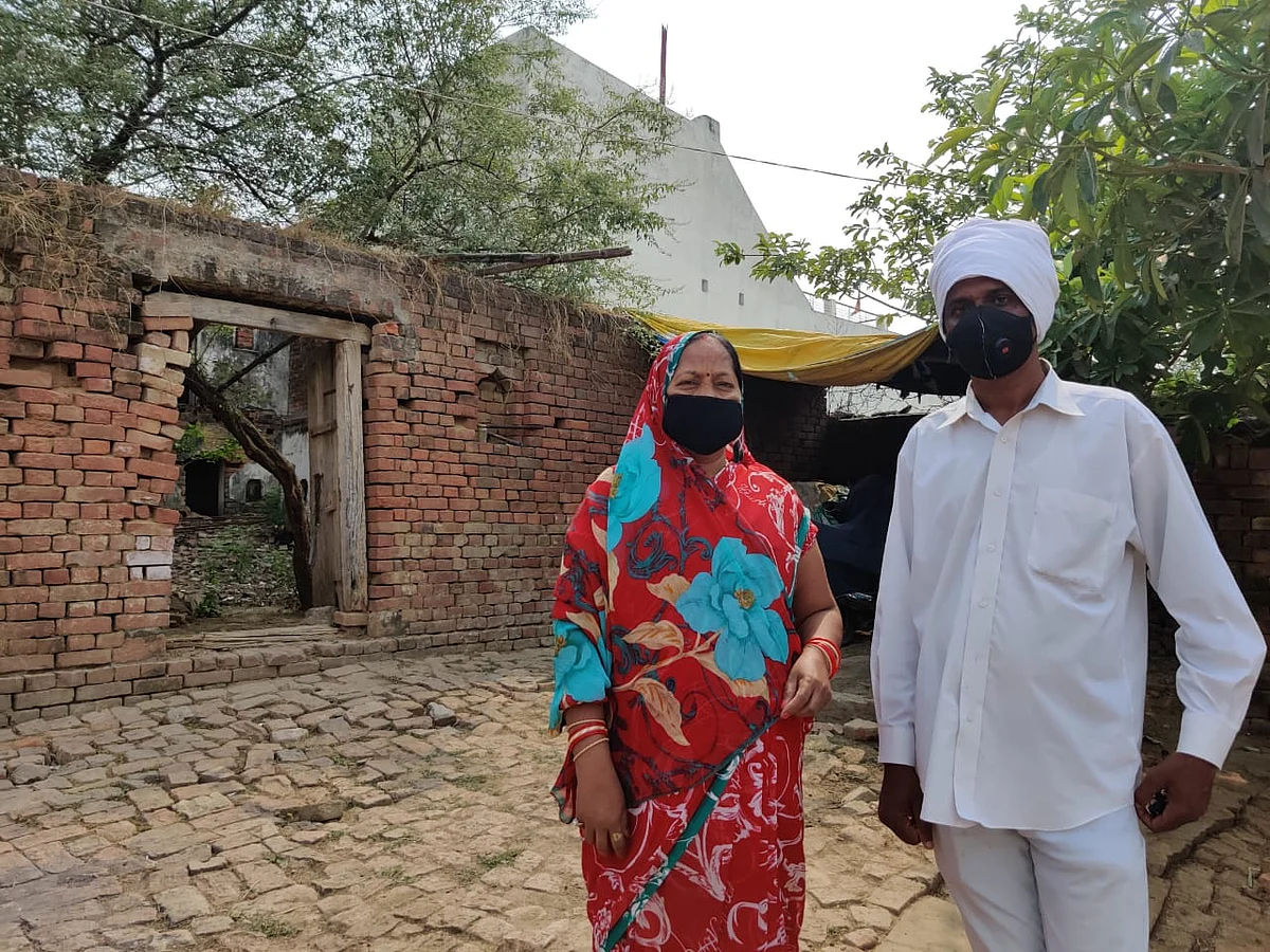 Neeta works as an ASHA worker in Kaithi village in Varanasi district and her husband Ramesh is a social worker. They help in organising testing camps, spread awareness among locals and distribute essential medicines.