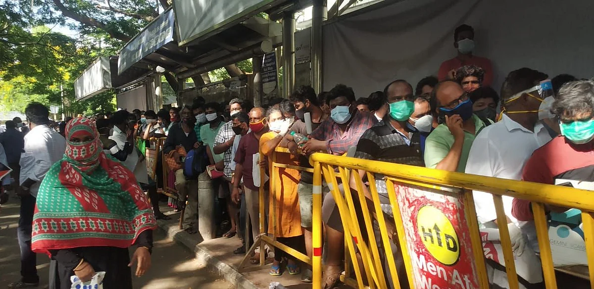 Crowding outside the Kilpauk Government General Hospital in an increasing concern amid the COVID surge.