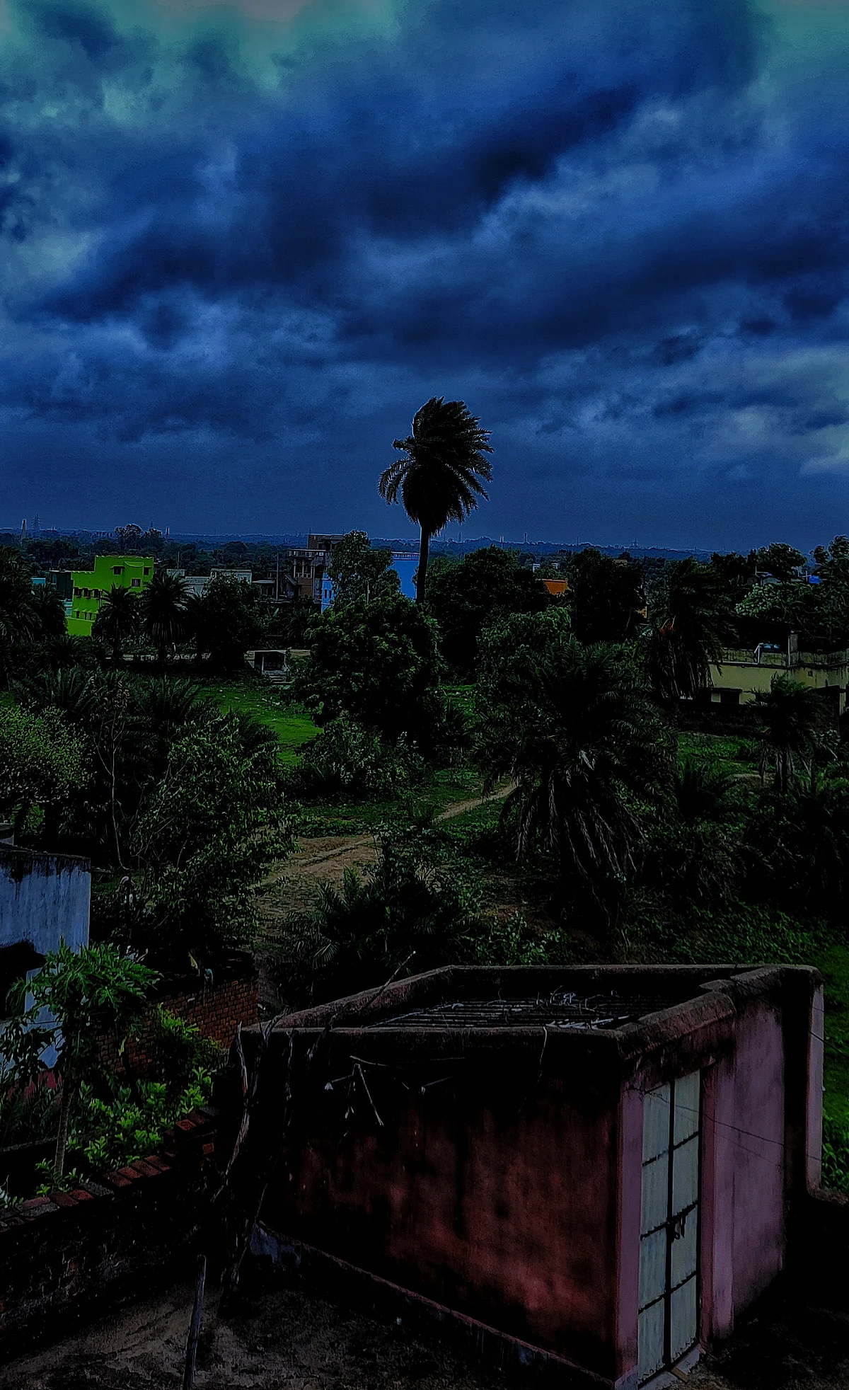 Strong winds blowing at 50-60 kmph has created panic amongst locals in Raghunathpur.
