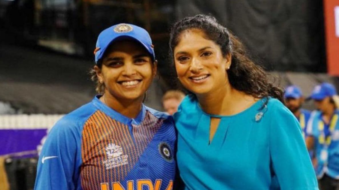 Veda Krishnamurthy and Lisa Sthalekar at the 2020 T20 Women's World Cup.&nbsp;