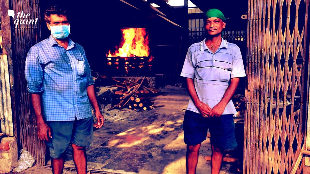 Pyres Burn Non-Stop at Mumbai’s Crematoriums 