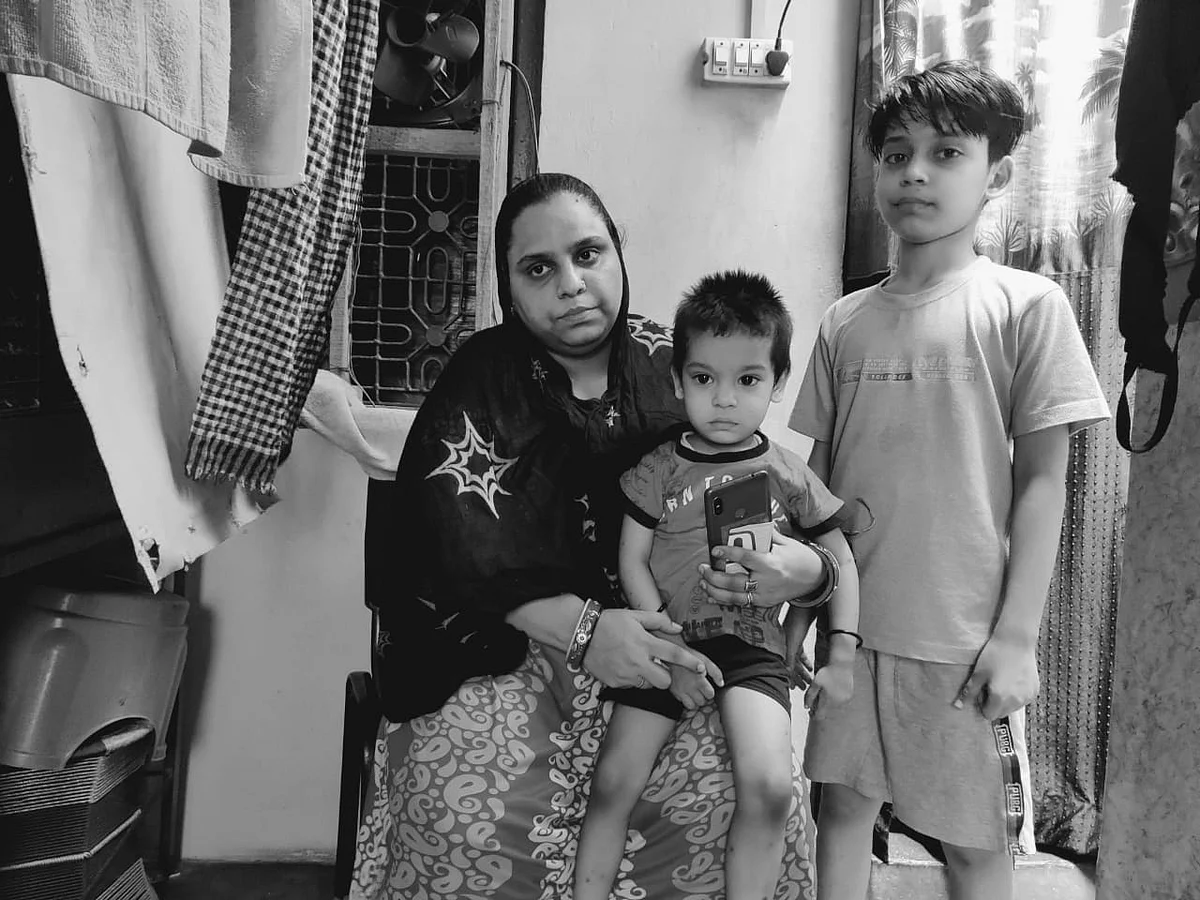 This is Anil Kumar’s wife and sons. He goes every day outside a hospital to be able to bring food for them. Stands for hours in the line so he can get food home.