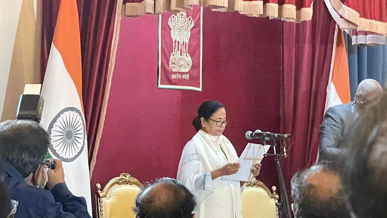 <div class="paragraphs"><p>Mamata Banerjee Takes Oath as Bengal CM for Third Consecutive Term</p></div>