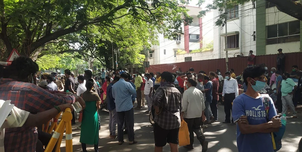 Crowding outside the Kilpauk Government General Hospital in an increasing concern amid the COVID surge.