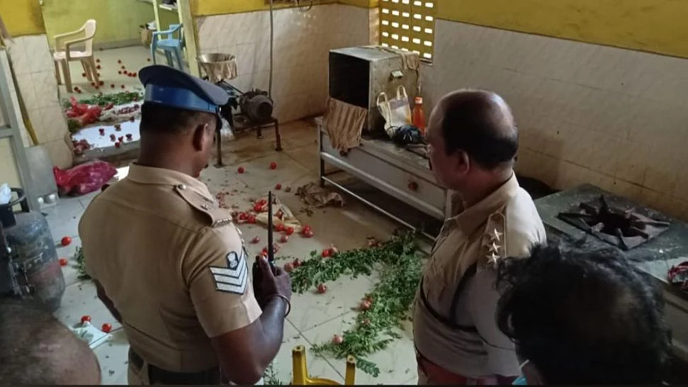 The miscreants had also overturned furniture and damaged groceries of the outlet.