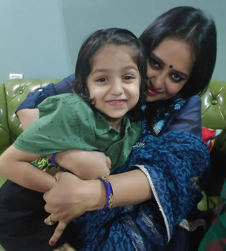 Writer Bandana Tiwari with her daughter<i>.</i>