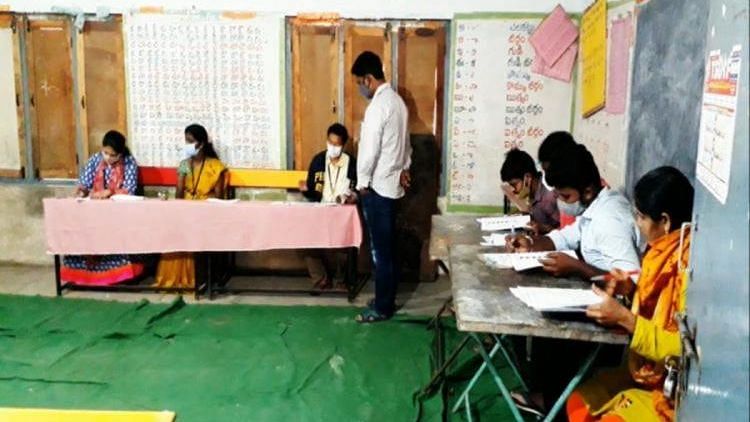 500 teachers on poll duty tested COVID positive, 15 died.