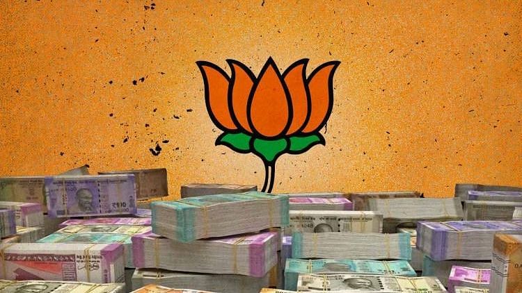 What started as a money heist on a highway in April has now snowballed into a political controversy in Kerala, especially within the BJP in the state. 
