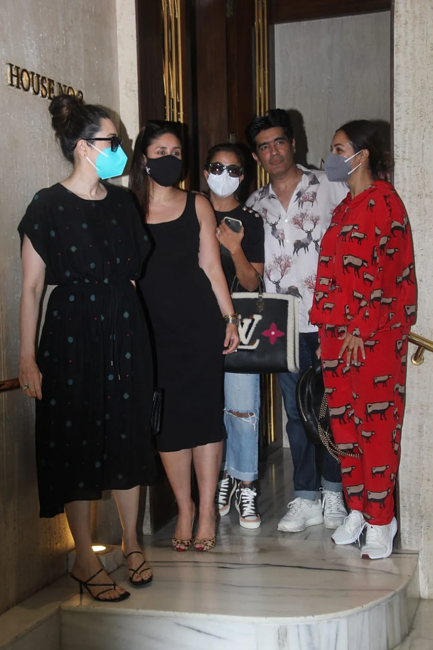 <div class="paragraphs"><p>The group in front of Manish Malhotra's house.</p></div>