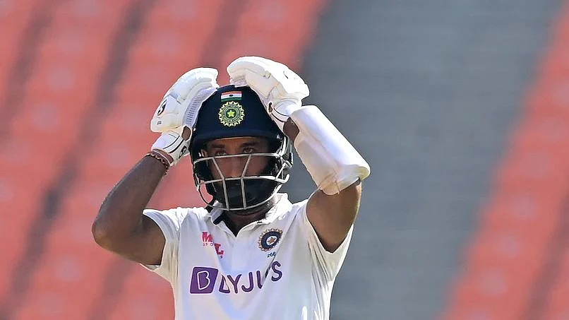 Cheteshwar Pujara reacts in the 4th Test against England. 