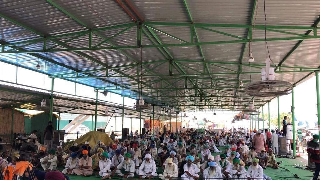 <div class="paragraphs"><p>The farmers protesting against the government's three agricultural ordinances, held an event to commemorate Kranti Diwas at Delhi's Singhu Border on Wednesday, 30 June.</p><p><br></p></div>