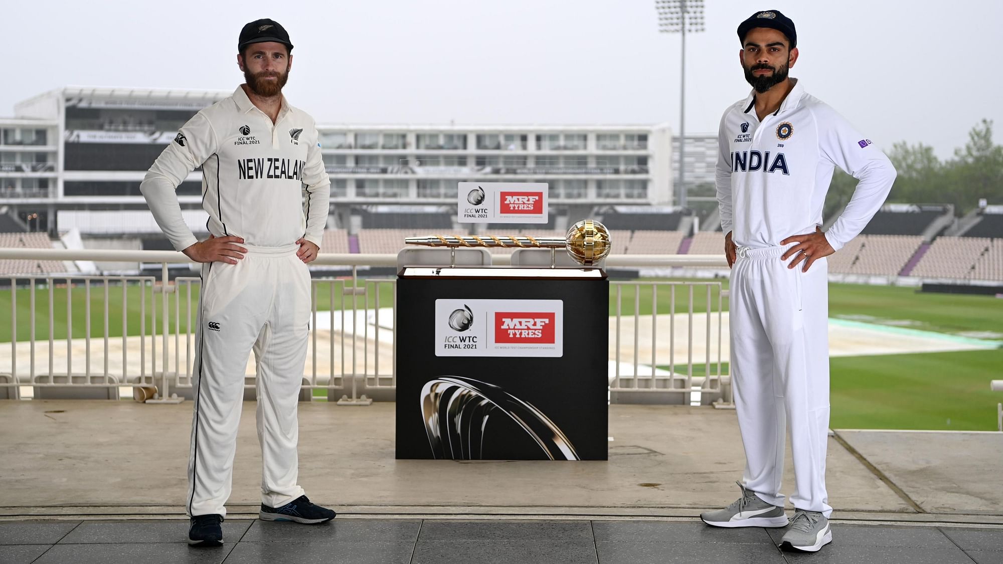 <div class="paragraphs"><p>Virat Kohli and Kane Williamson stand with ICC Test Mace before the WTC Final.&nbsp;</p></div>