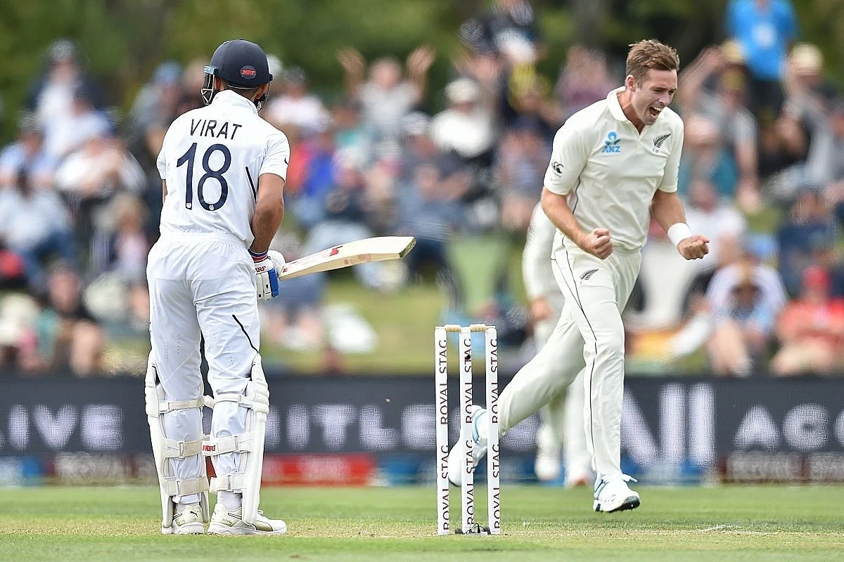 Tim Southee has the wood over Virat Kohli. 