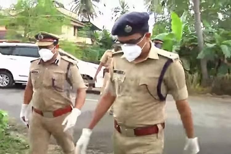 Karnataka police busted a Rs 290 crore plus scam that involved duping people through a mobile app.