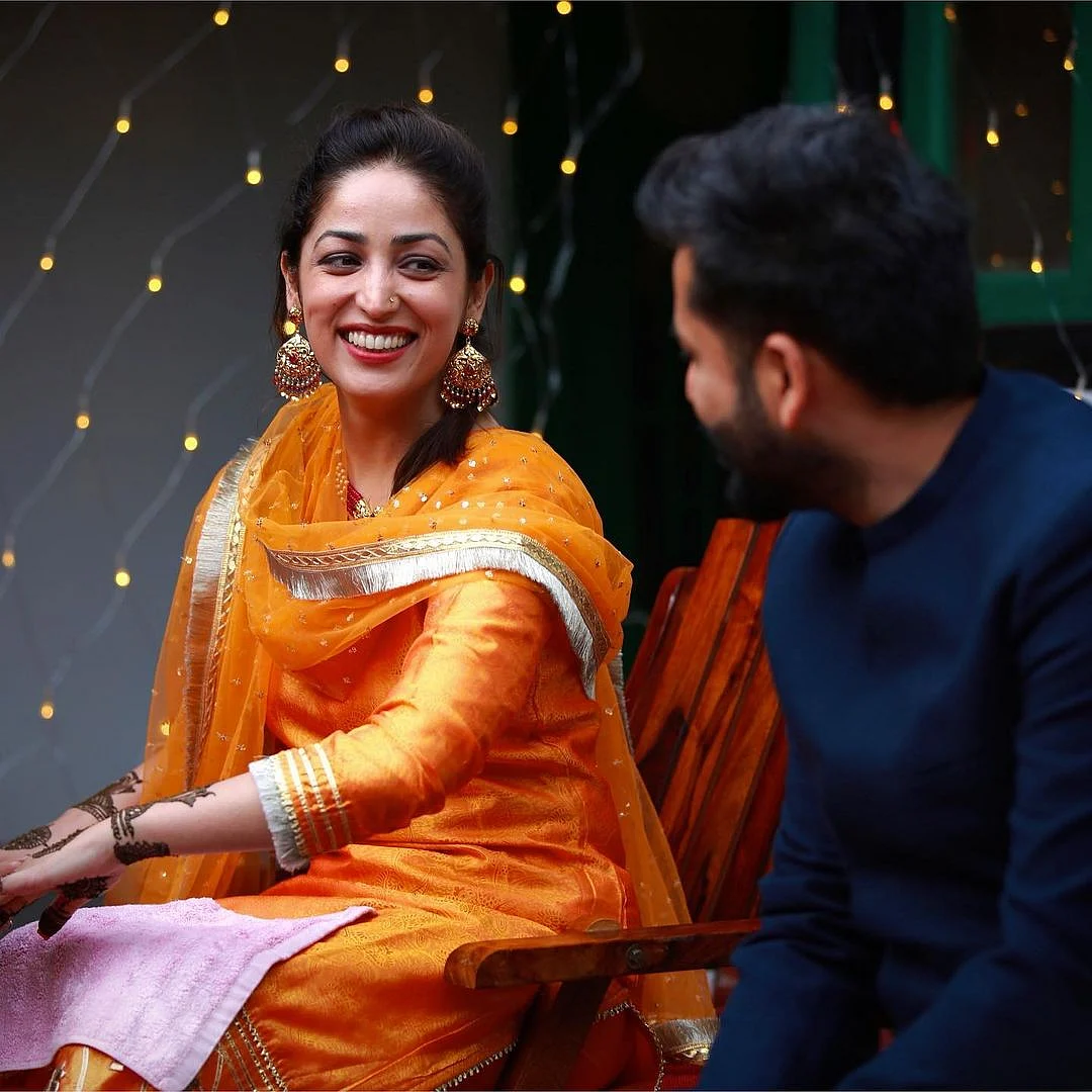 <div class="paragraphs"><p>Yami and Aditya exchange smiles. </p></div>