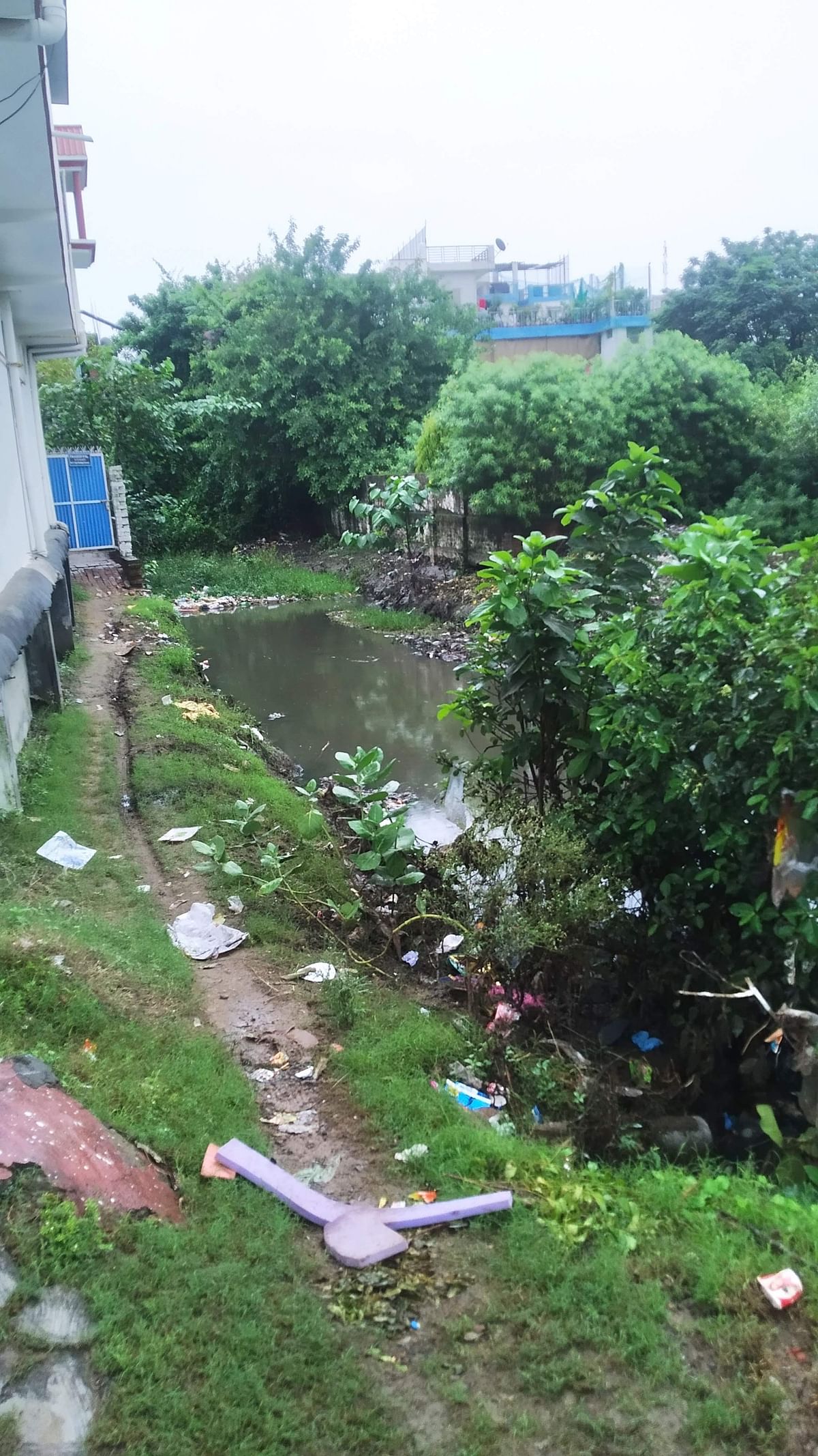 On what basis was a heavily polluted Assi RIver selected for India Smart City Awards 2020?