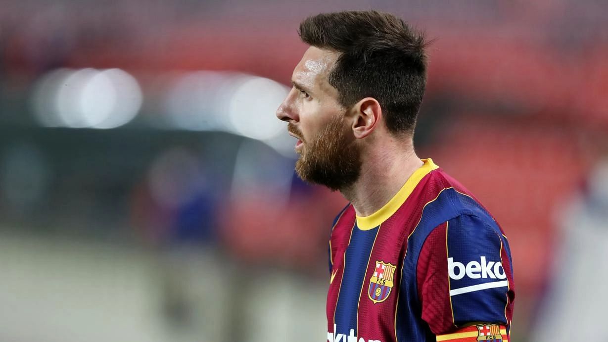 <div class="paragraphs"><p>Lionel Messi is a free agent but is expected stay at Barcelona.</p></div>