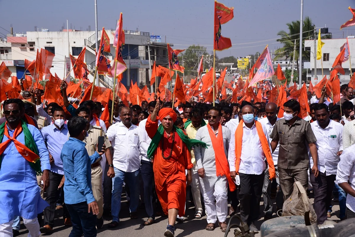 <div class="paragraphs"><p>Seer Basavajaya Mrutyunjaya in a political march.</p></div>