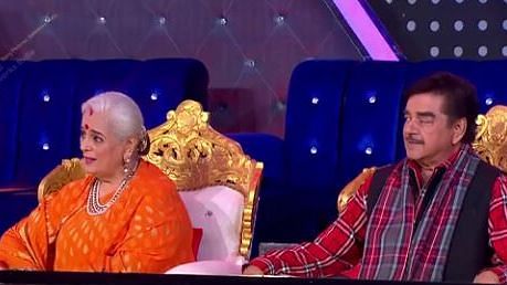 <div class="paragraphs"><p>Shatrughan Sinha and wife Poonam Sinha in Indian Idol 12</p></div>