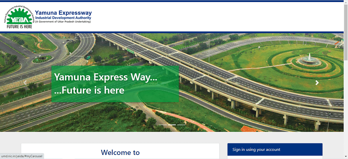 Users incorrectly shared a photo of the Yamuna Expressway as that of the upcoming Delhi-Mumbai Expressway in Gujarat