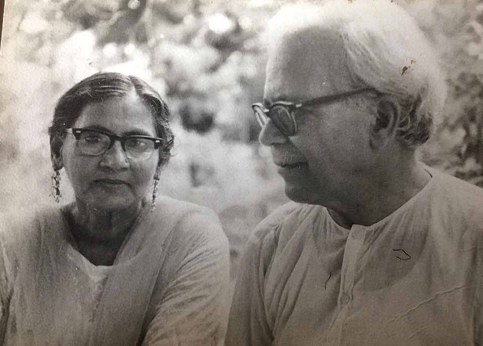 <div class="paragraphs"><p>Noted poet Prof Ale Ahmad Suroor and his wife Zahida Suroor. </p></div>