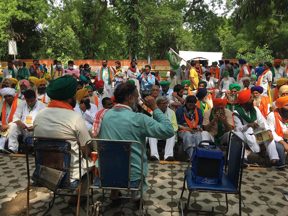 <div class="paragraphs"><p>Farmers hold kisan sansad at Jantar Mantar.</p></div>