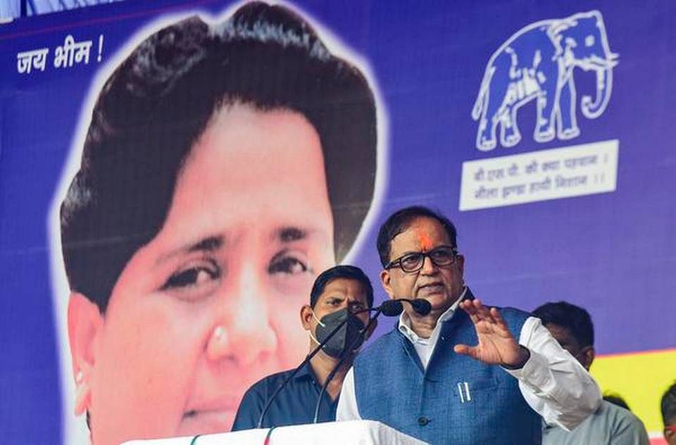 <div class="paragraphs"><p>BSP has once again resumed its outreach among Brahmins and it is being led by  supremo Mayawati's close aide Satish Chandra Mishra.</p></div>