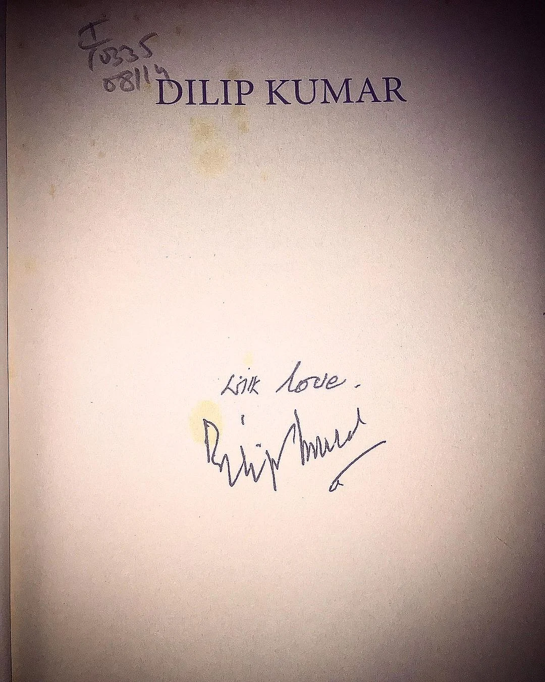 <div class="paragraphs"><p>Babil posted picture of the signed autobiography of Dilip Kumar that he and his father Irrfan had received.</p></div>