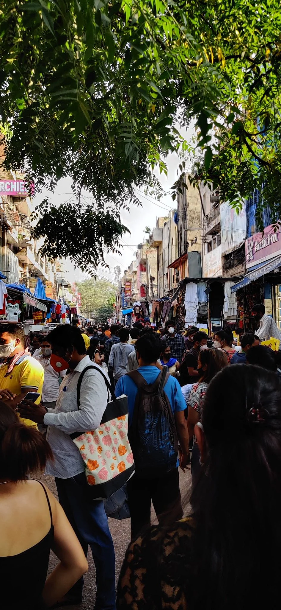 <div class="paragraphs"><p>Sarojini Market, Delhi.</p></div>