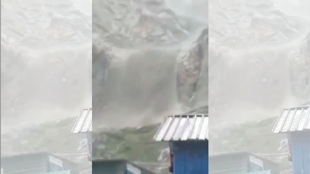 Cloudburst Near J&K's Amarnath Cave; No Loss of Life Reported