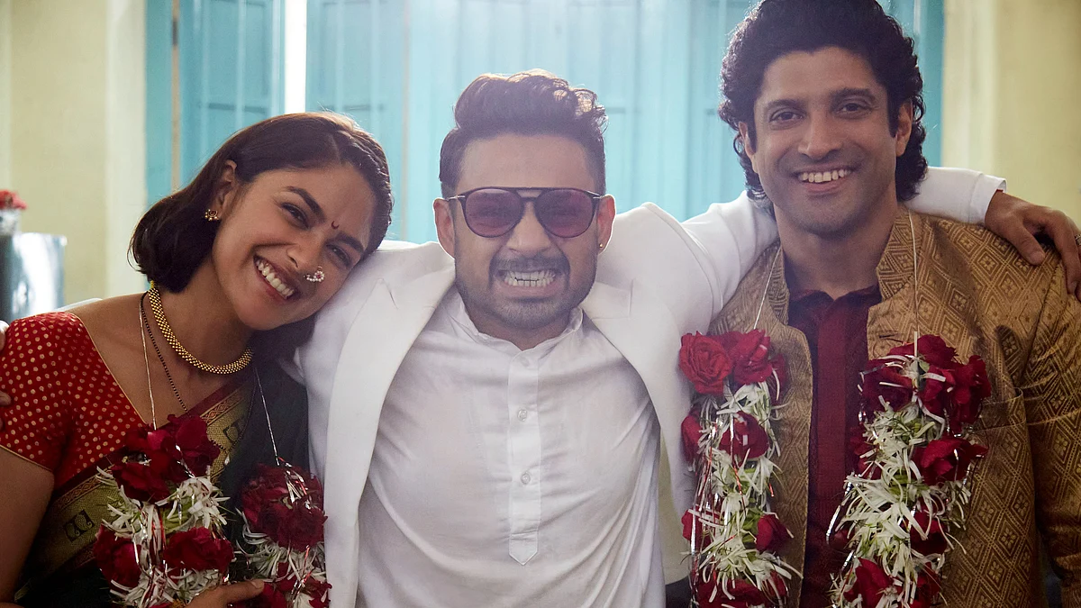 <div class="paragraphs"><p>Mrunal Thakur, Hussein Dalal and Farhan Akhtar in <em>Toofaan.</em></p></div>