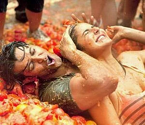 <div class="paragraphs"><p>Katrina Kaif and Hrithik Roshan from a still in the Tomatina Festival.</p></div>