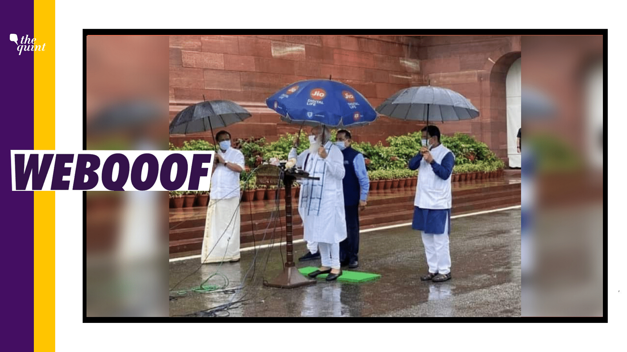 <div class="paragraphs"><p>Prime Minister Narendra Modi carried a black umbrella, and not one with 'Jio' branding.</p></div>