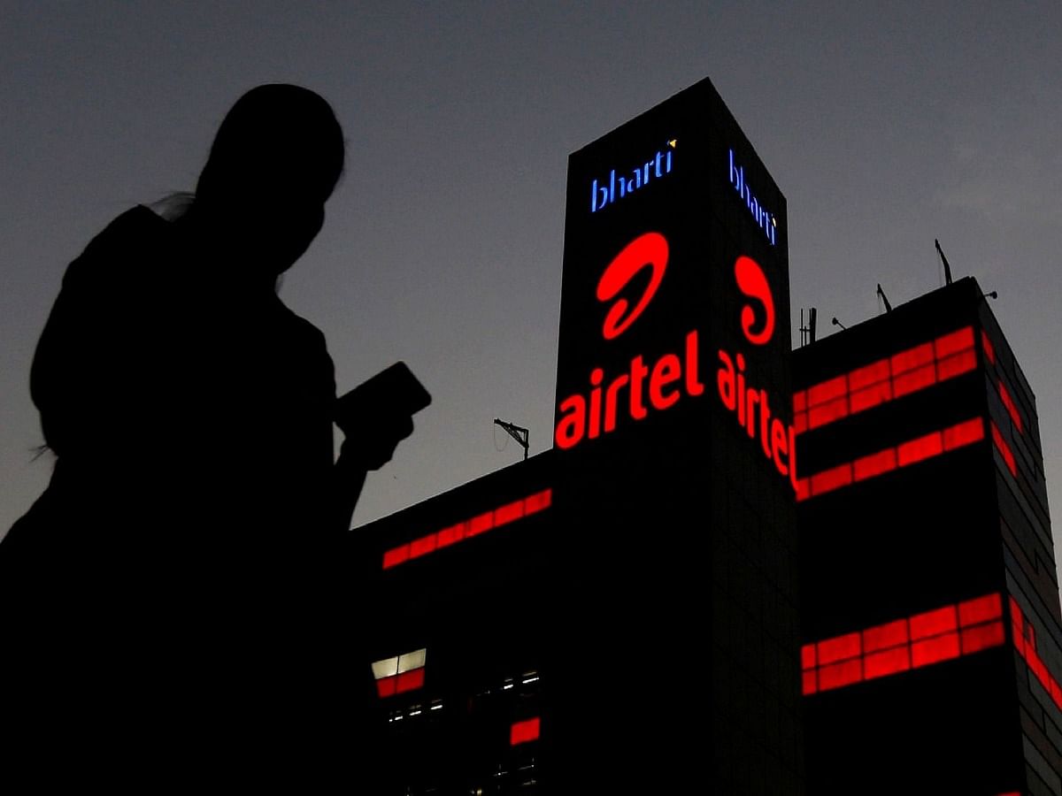 <div class="paragraphs"><p>Airtel Black plan is not available for prepaid connections.</p></div>