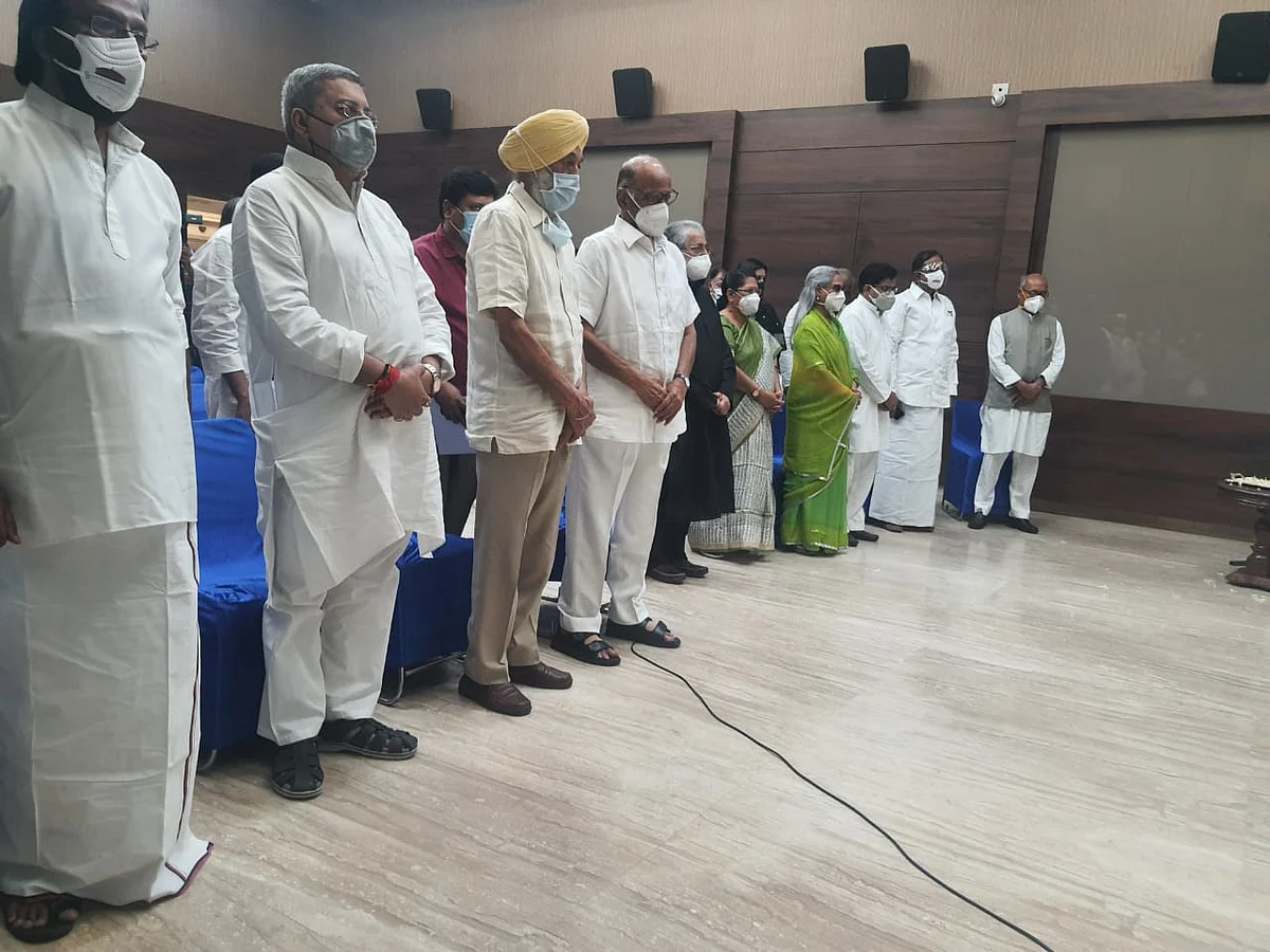 <div class="paragraphs"><p>Senior opposition leaders at Delhi's Constitution Club to hear Mamata Banerjee's virtual address at TMC's Shahid Dibas event.</p></div>