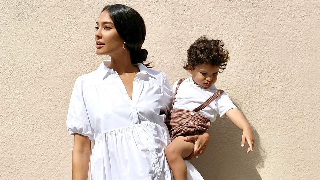 <div class="paragraphs"><p>Lisa Haydon with her son.</p></div>