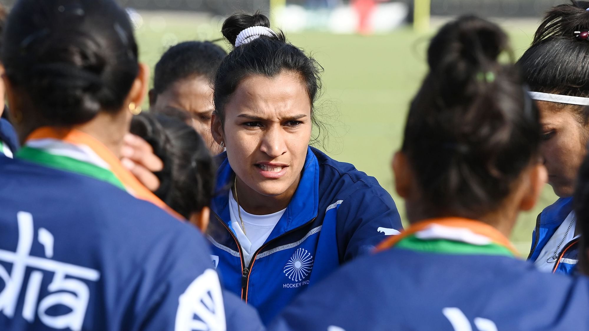 <div class="paragraphs"><p>Tokyo Olympics: Indian captain Rani Rampal speaks to her team in a huddle ahead of their opening game in Tokyo&nbsp;</p></div>