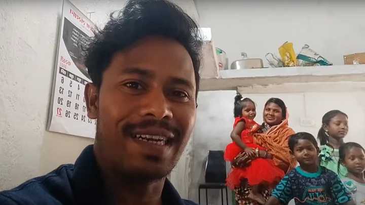 Odisha Labourer Doesn't Need to Work For Wages Anymore, Thanks to YouTube