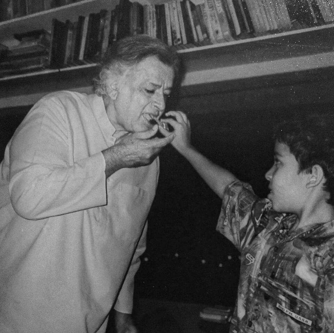 <div class="paragraphs"><p>Zahan Kapoor with his grandfather Shashi Kapoor on his birthday.</p></div>