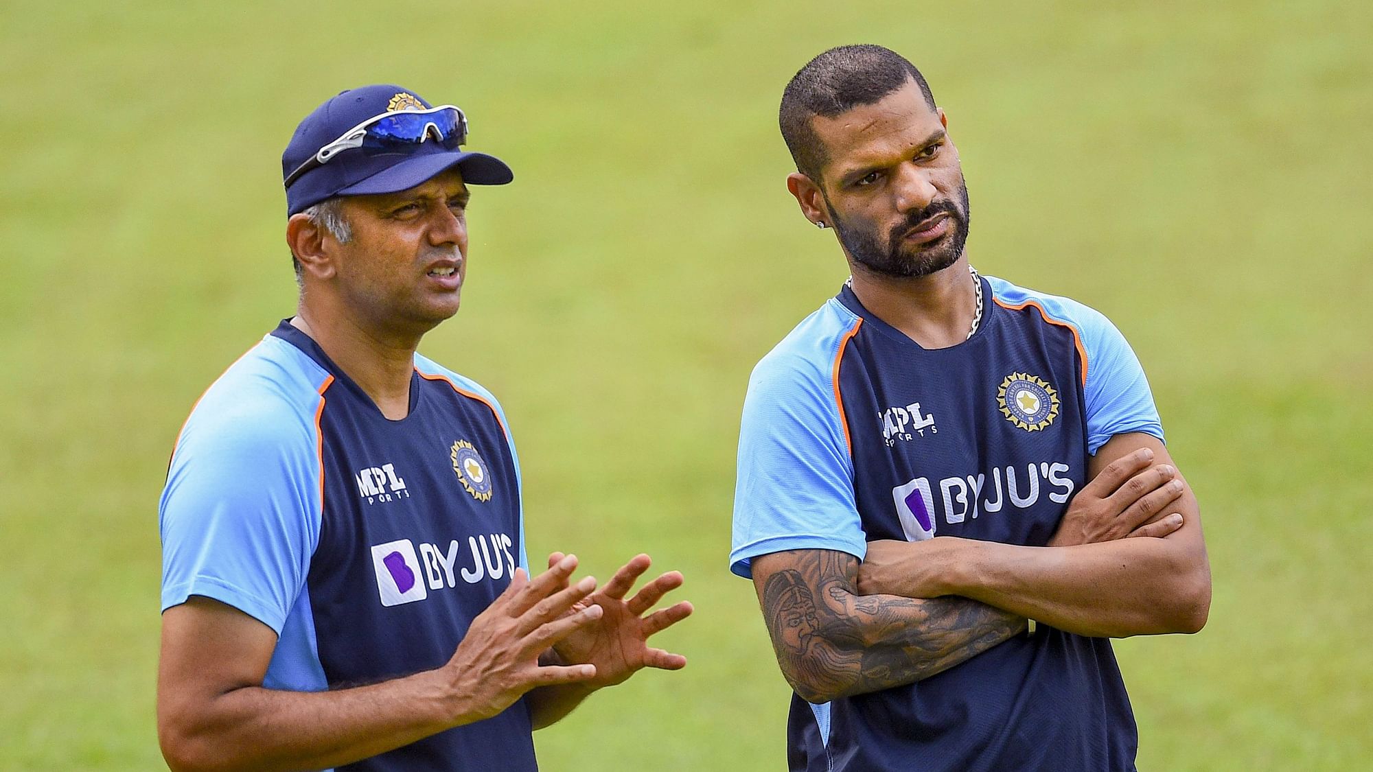 <div class="paragraphs"><p>Rahul Dravid and Shikhar Dhawan in discussion in Colombo.</p></div>