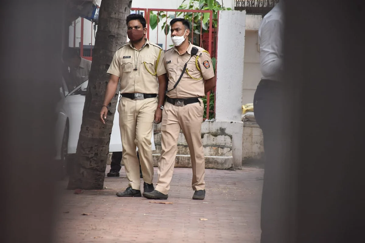 <div class="paragraphs"><p>Cops have reportedly questioned Shilpa Shetty and her mother in an alleged fraud case. </p></div>
