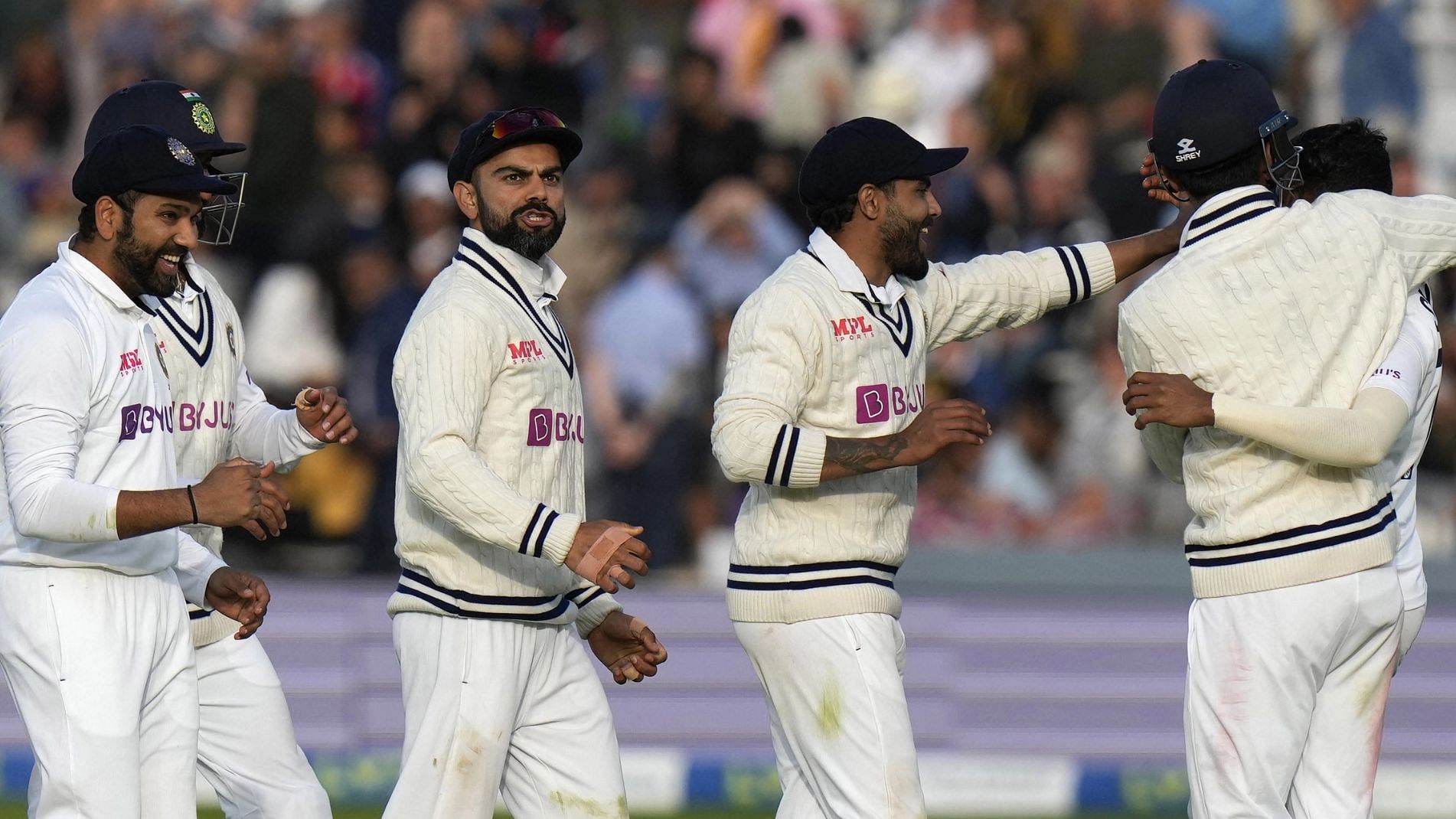 <div class="paragraphs"><p>India beat England by 151 to win the Lord's Test.</p></div>