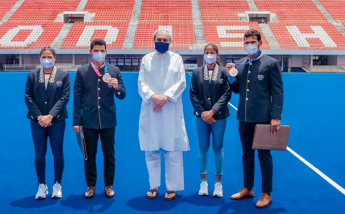 Photos: Friends And Family Celebrate the Return Of India's Olympic Stars