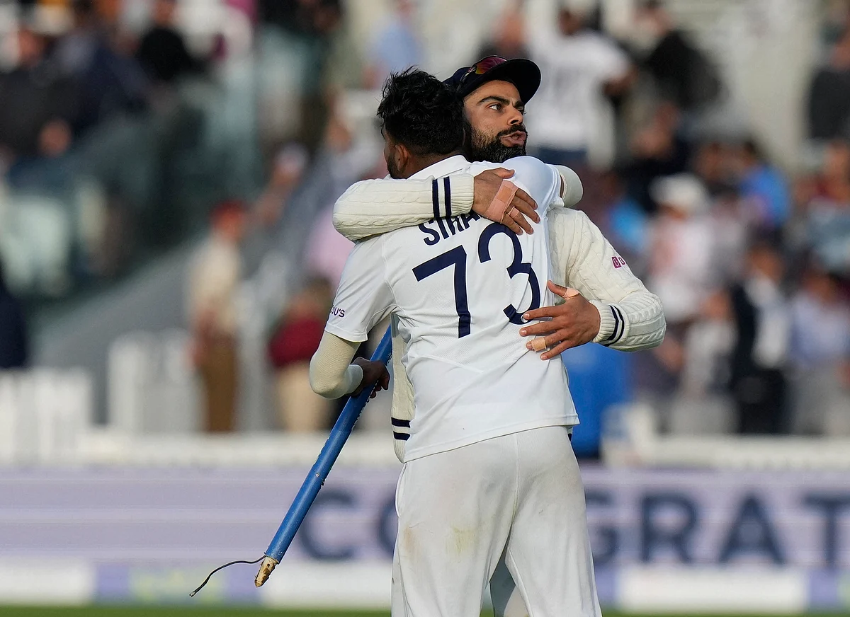 <div class="paragraphs"><p>Virat Kohli celebrates the Lord's Test win with Siraj.</p></div>