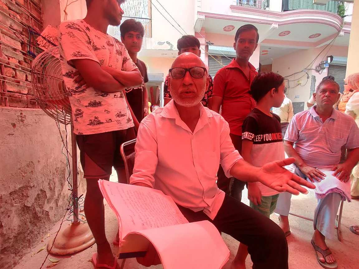 <div class="paragraphs"><p>Chandrapal, the president of the Jatav mohalla, who is also the complainant in the case.</p></div>