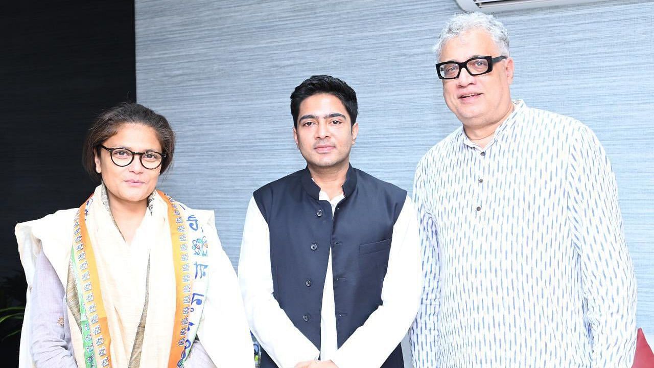 <div class="paragraphs"><p>Former Congress MP from Assam Sushmita Dev on Monday, 16 August, resigned from the primary membership of the party and joined Trinamool Congress in the presence of party leaders Abhishek Banerjee and Derek O'Brien.</p></div>