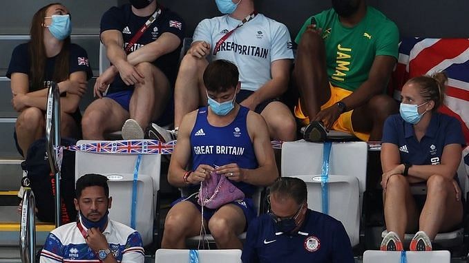 <div class="paragraphs"><p>Tokyo Olympics: Great Britain's Tom Daley knitting on Sunday in the stands.&nbsp;</p></div>