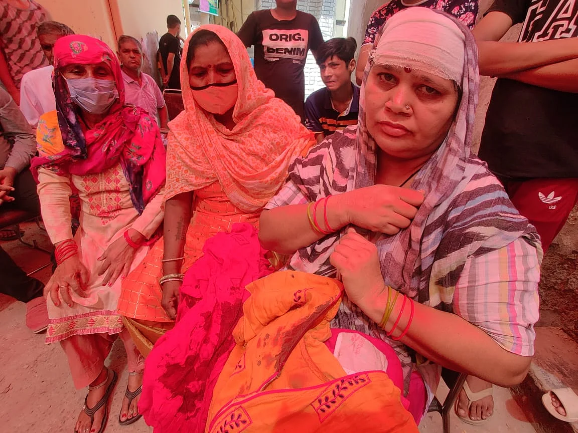 <div class="paragraphs"><p>(Left to right) Maya, Savitri and Kamlesh. While Maya and Kamlesh were injured on their heads, Savitri sustained a minor injury on her left hand.</p></div>