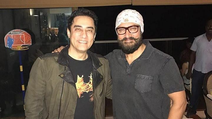 <div class="paragraphs"><p>Faissal Khan with brother Aamir Khan</p></div>