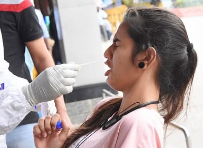 <div class="paragraphs"><p>Representative image of a health worker collecting swab samples for COVID-19 tests at City Railway station, Majestic, amid surge in coronavirus cases, in Bengaluru.  </p></div>